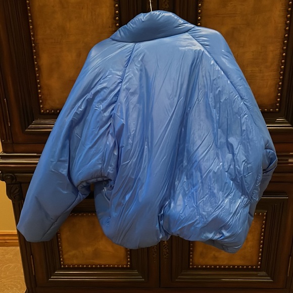 YZY Yeezy by Gap blue puffer round coat - brand new sz Medium - Picture 4 of 4